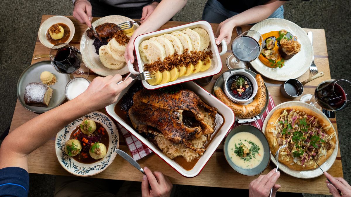 Svatomartinské husy jsou nejčastěji maďarské. České se rezervují měsíce dopředu